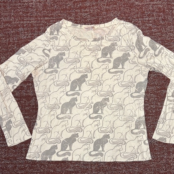 ONE WORLD Tops - One World cat shirt waffle weave long sleeve cat print t shirt
Women’s medium